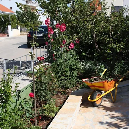 With Parking Space Zadar - Diklo, Zadar - 9671 Апартаменты Дикло